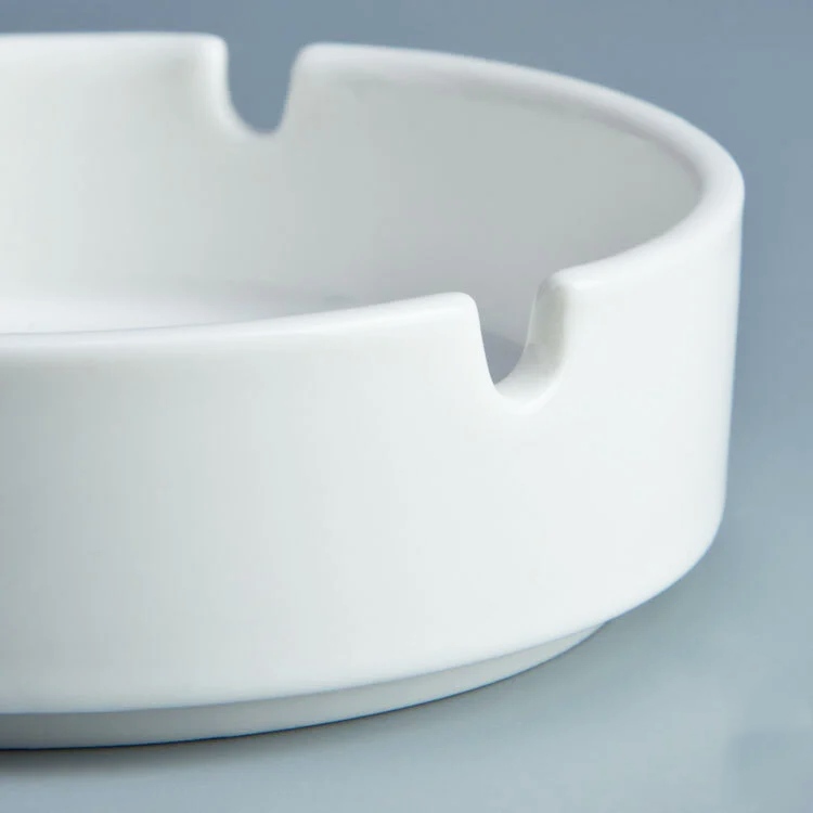 Cendrier Minimaliste et Ambiance Naturelle – Image 2