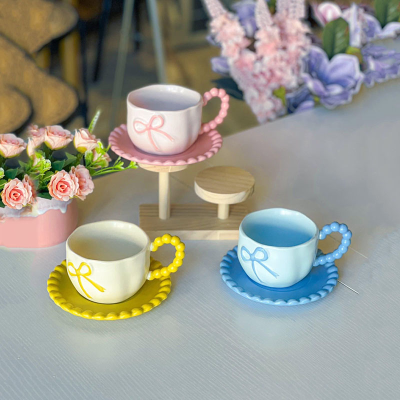 Ensemble Tasse et Soucoupe en Céramique