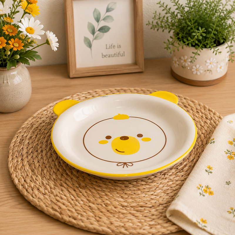 Assiette Enfant en Céramique – Motif Ours Jaune Adorable