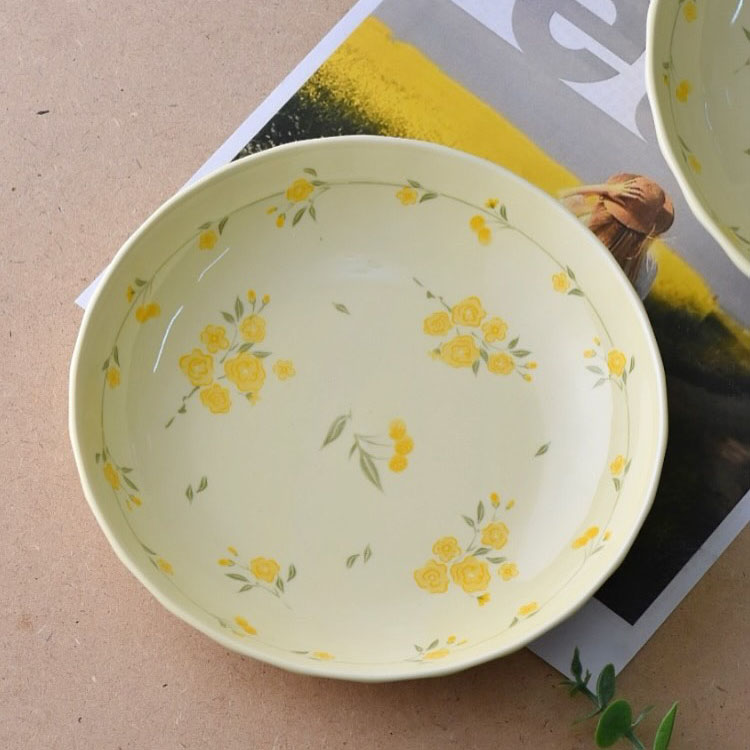 Assiette Creuse en Céramique Jaune Pastel au Motif Floral Champêtre – Image 2