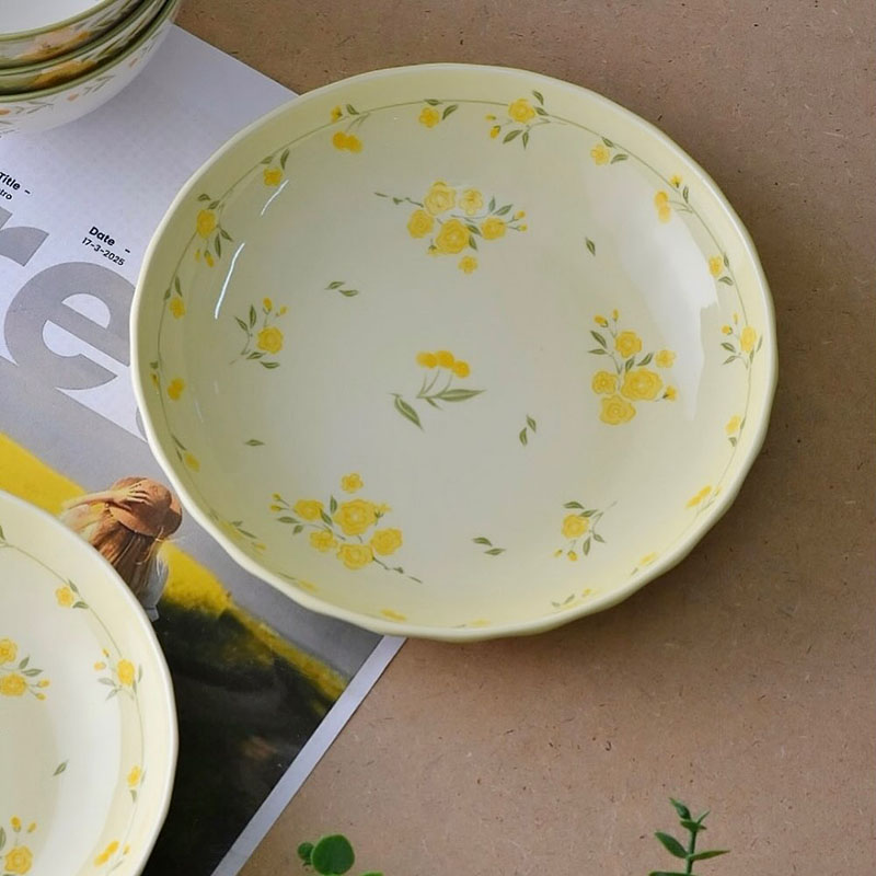 Assiette Creuse en Céramique Jaune Pastel au Motif Floral Champêtre