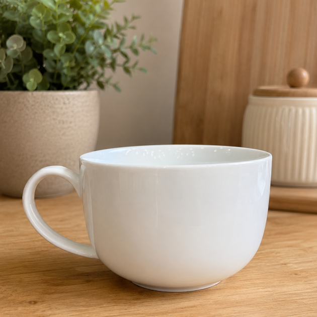 UN grand Tasse en Céramique Blanche Élégance