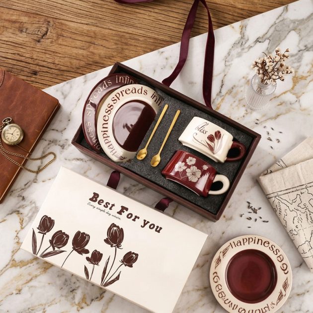Coffret Cadeau Élégant Tasses & Assiettes