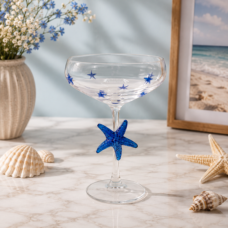 Lot de 4 Coupes à Cocktail en Verre – Décor Étoiles de Mer Bleues – Image 2